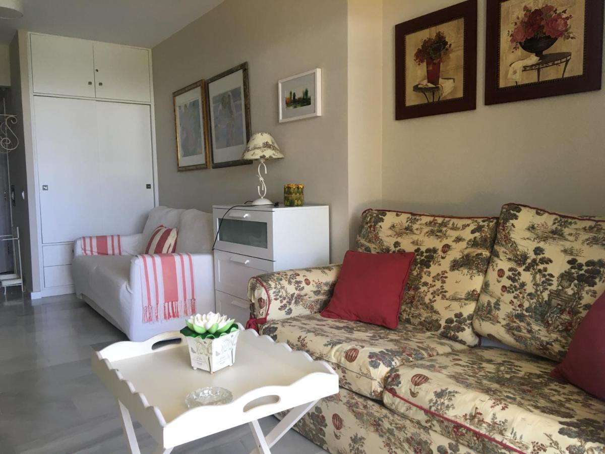 Mi Capricho, Beachfront, Grownfloor, Private Garden & Terrace