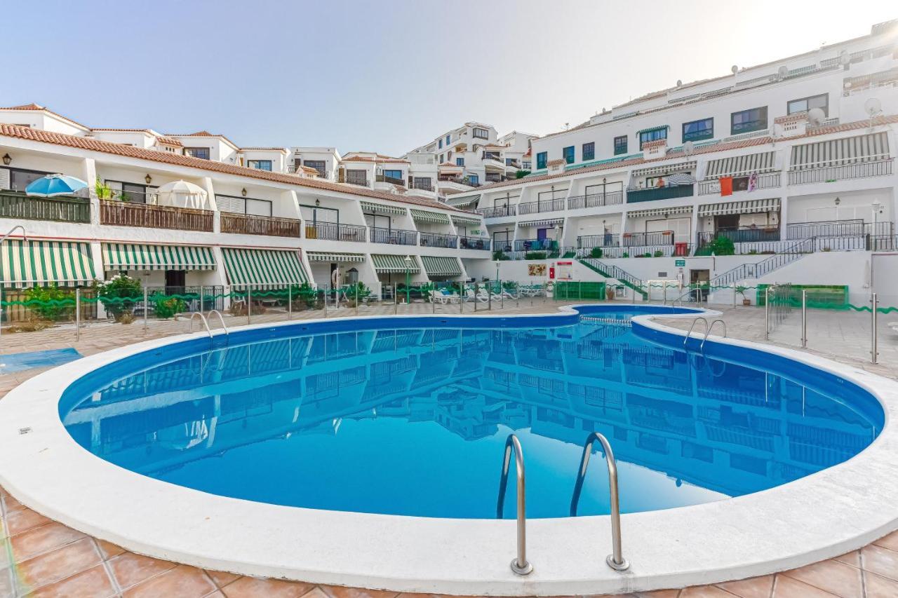 Sea View Cristianos Pool Modern Poolbar *