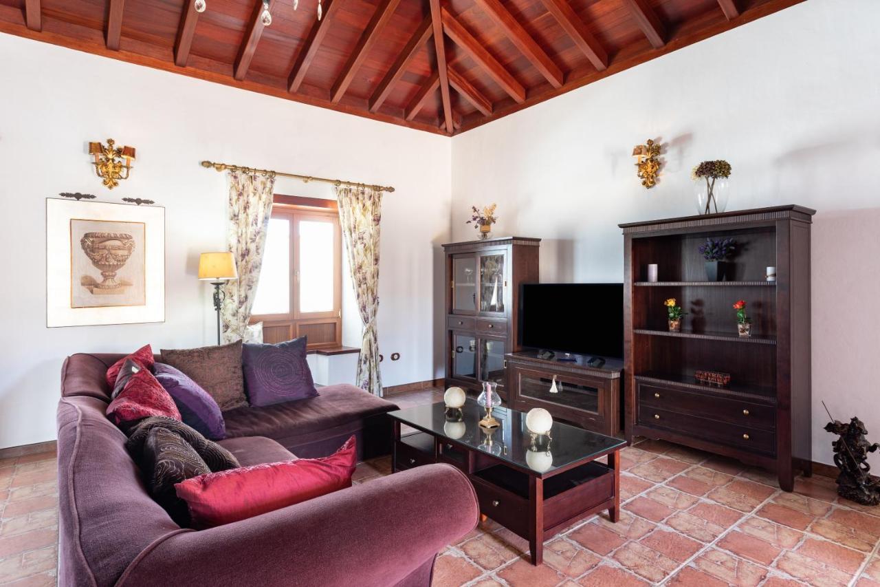 Home2book Finca Dos Ruedas Villa
