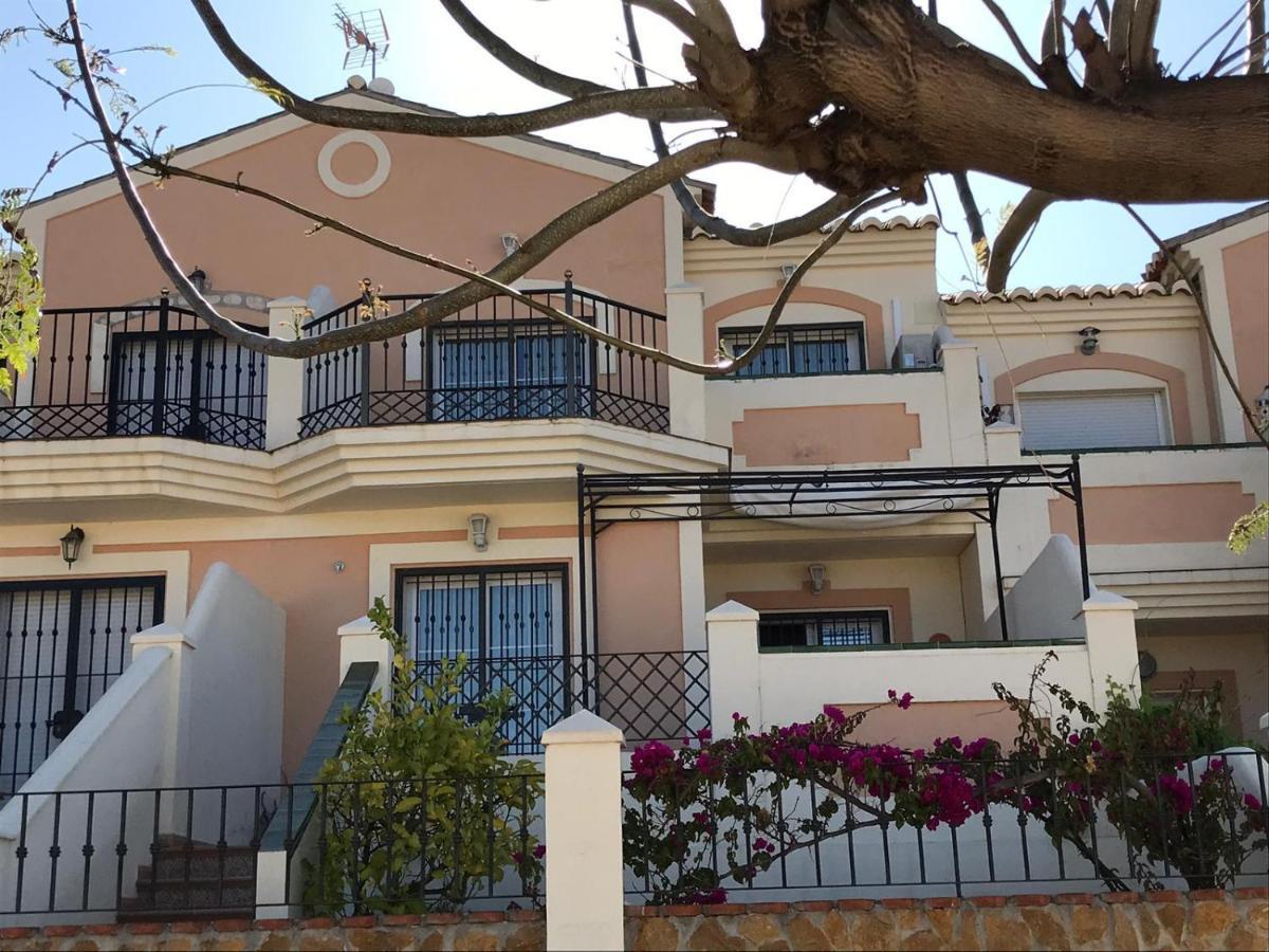 Сasa de vacaciones Stunning 2-Bed House In Nerja W Pool A C Garage *
