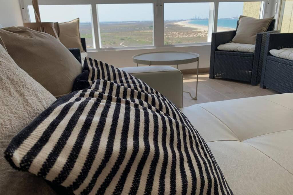 Simplyhosted Playa De Valdelagrana Apartamento