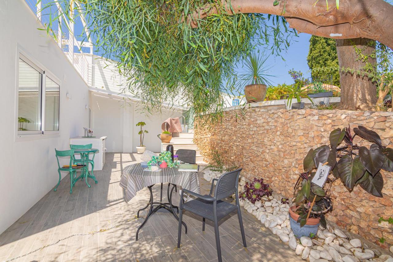Villa Con Piscina Privada En Calle Carabeo Nerja