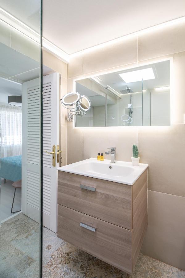 Infinity: Panoramic Sea Views & Private Heated Pool *