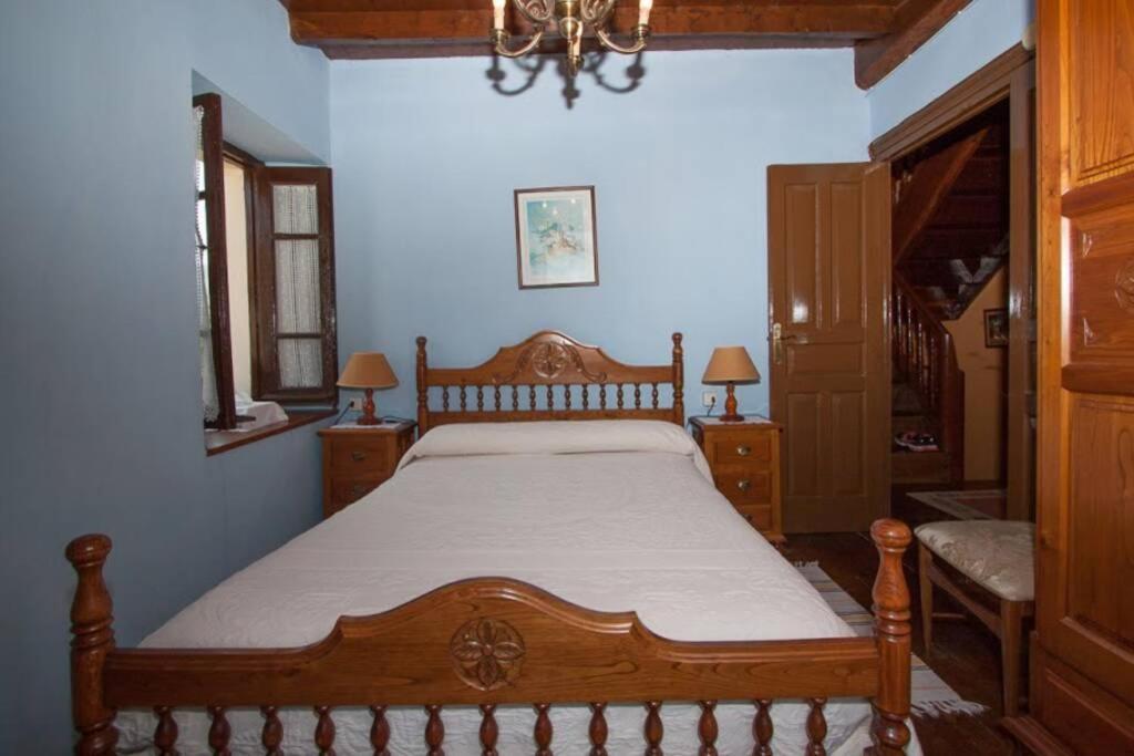 Casa Del Cuetu. Traditional In Asturias Mere