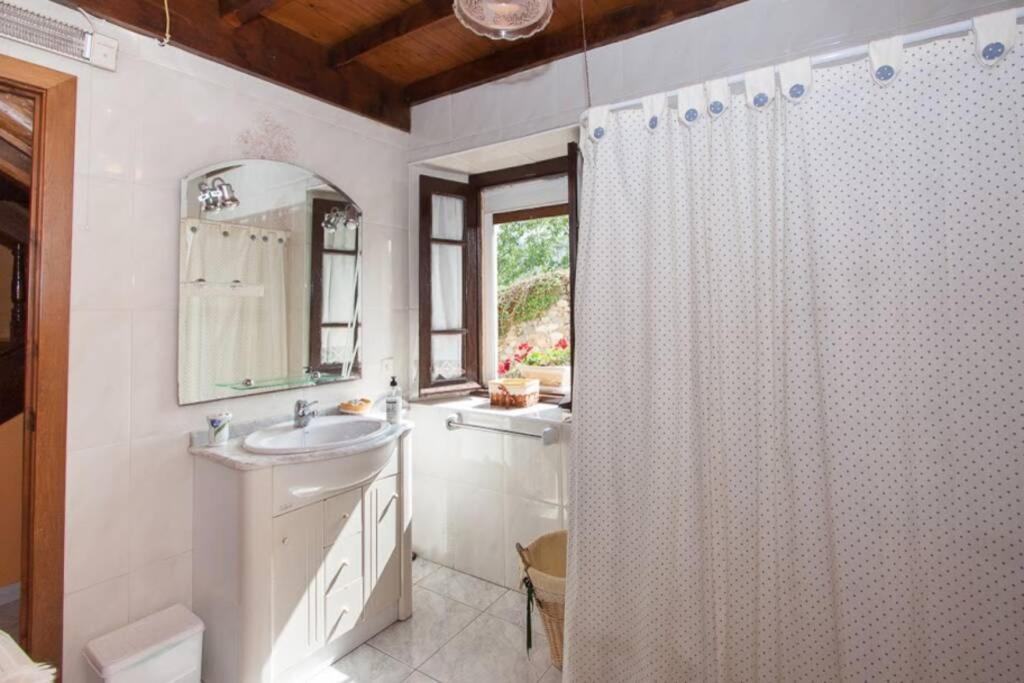 Casa Del Cuetu. Traditional In Asturias Mere