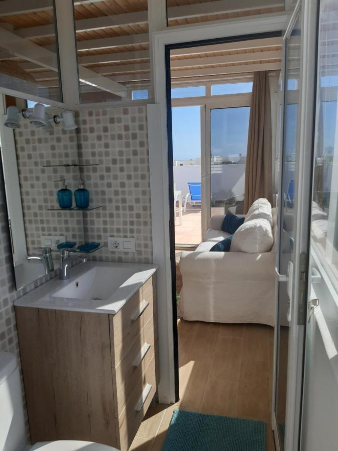 Blue Sky Apartment *