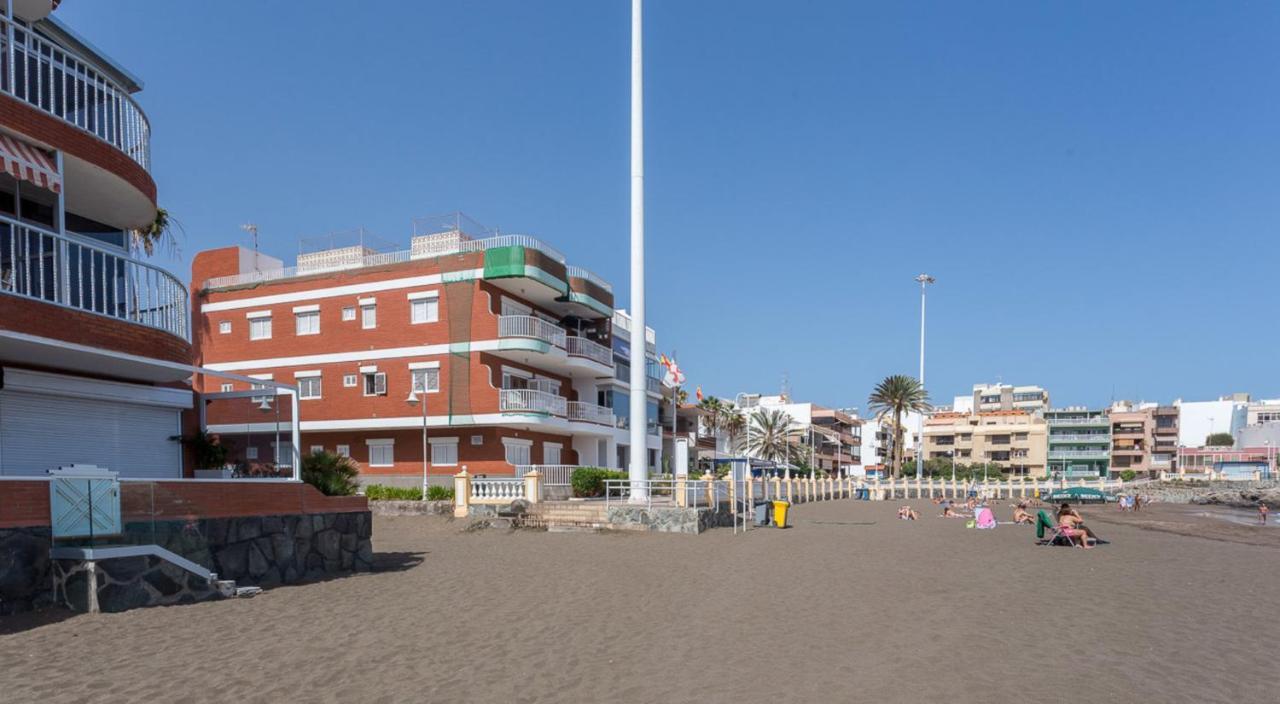 Apartamento With Terrace On The Beachfront *