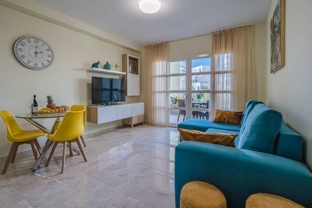 Orlando. Amazing Location. Completely Renovated! Apartamento Costa Adeje (Tenerife)