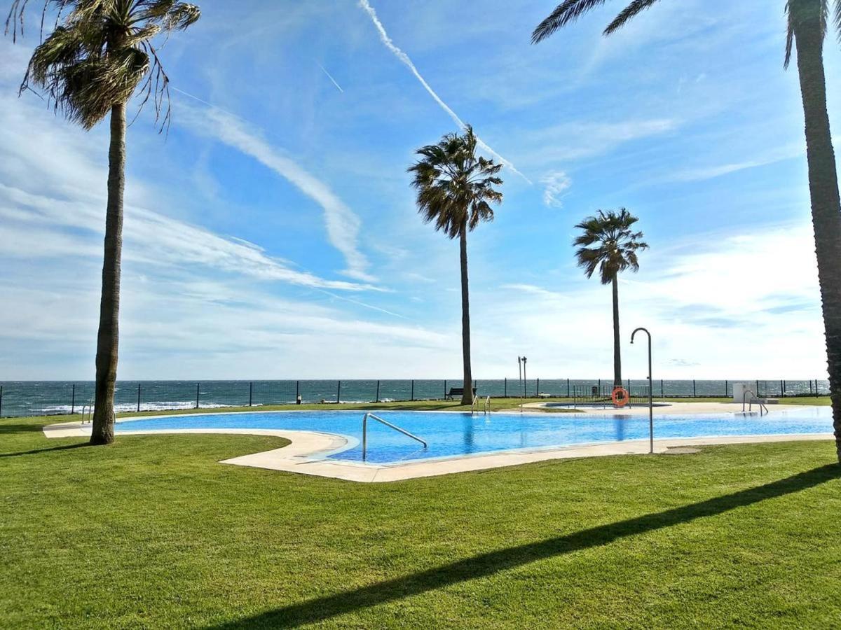Apartamento Mi Capricho, Beachfront, Grownfloor, Private Garden & Terrace