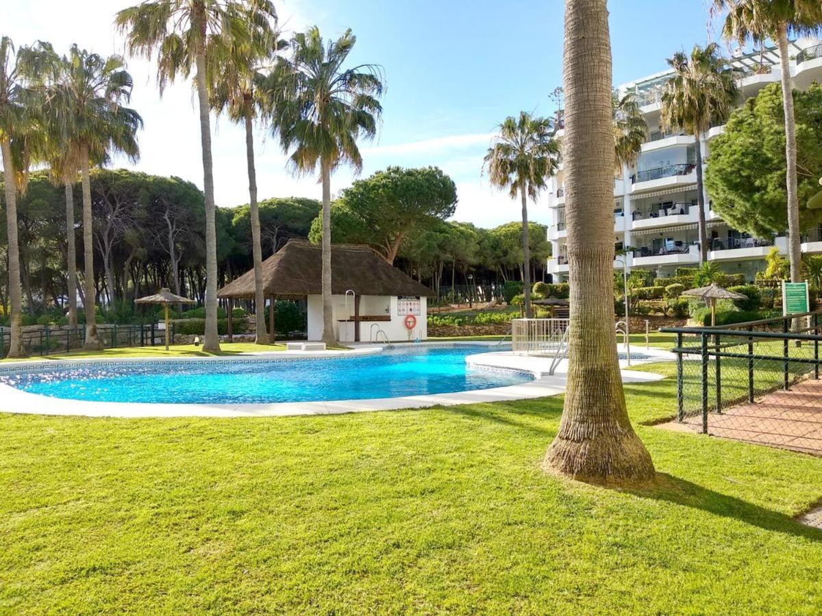 Mi Capricho, Beachfront, Grownfloor, Private Garden & Terrace * Sitio de Calahonda