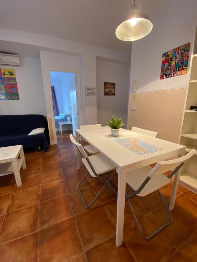 Apartamento Centro + Wifi+ 2 Camas De Matrimonio +playa Cádiz