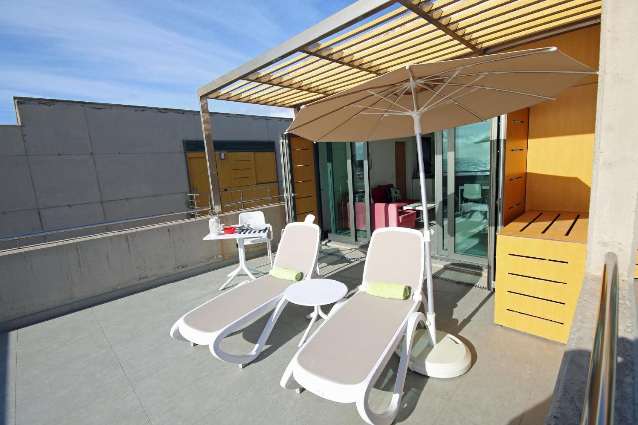 Balos 29, Level, Spectacular Ocean Views, Parking, Wifi