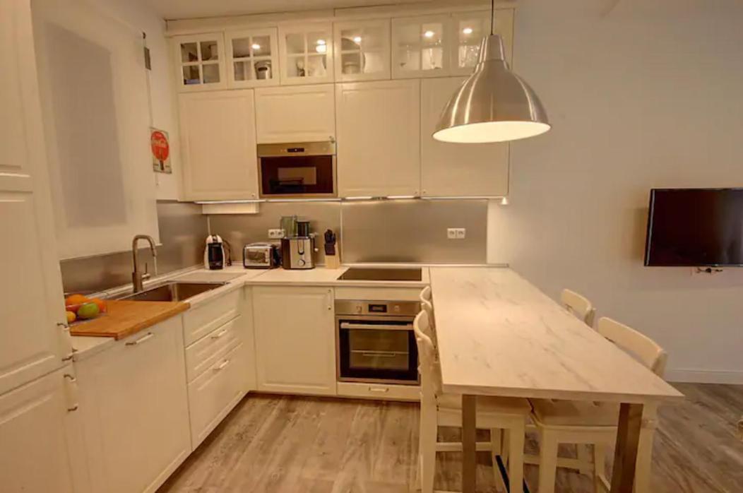 Modern In Romantic Quarter Apartamento