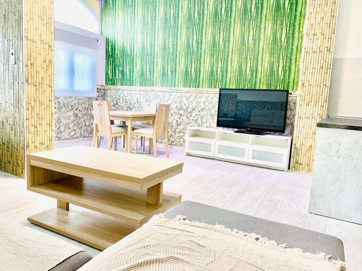 Lolf With Jacuzzi In Apartment