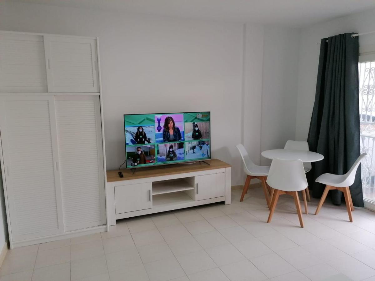 Avenida Deluxe Apartment *