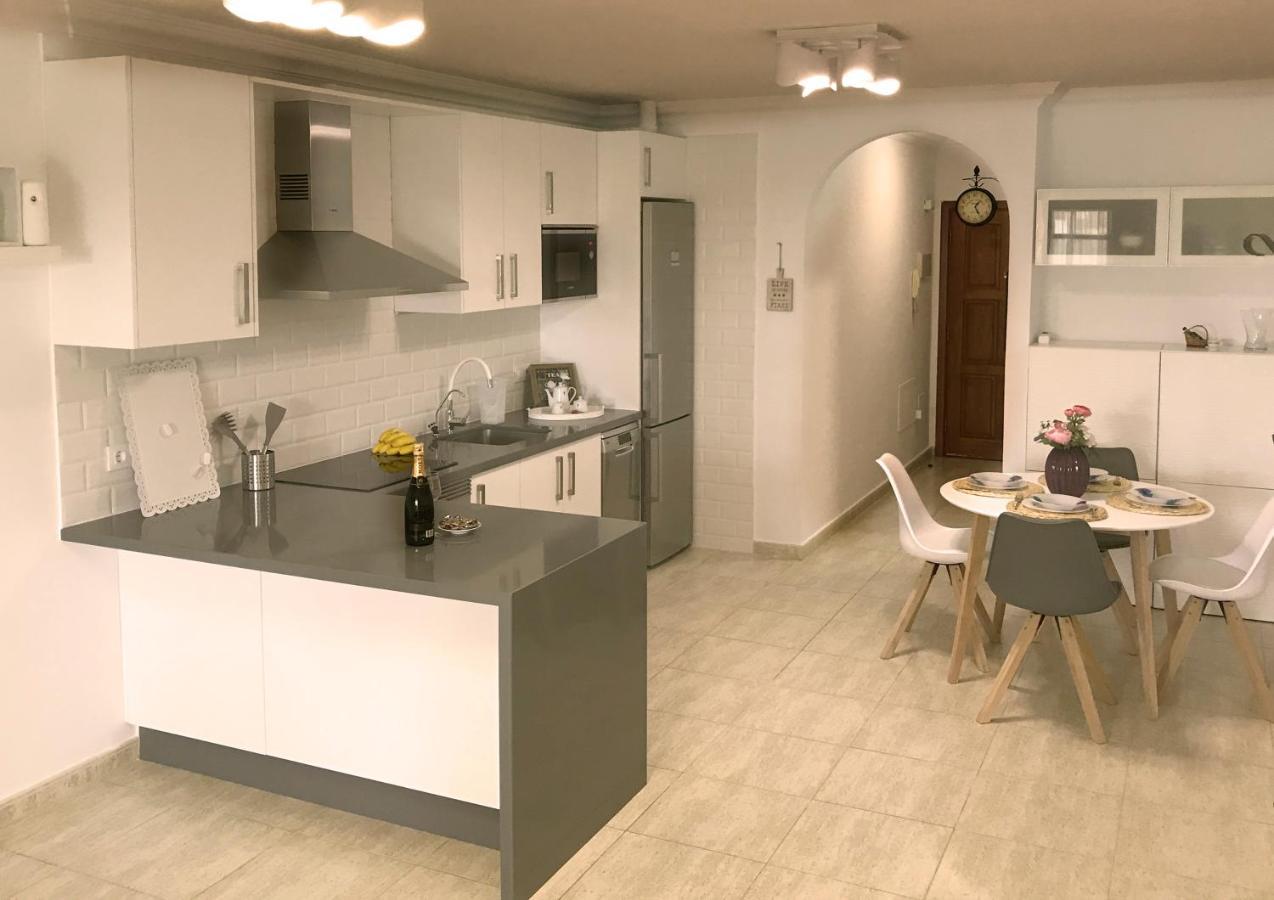 Casa Krisma, Fabulous Modern Spacious 2 Bedrooms Apartment, Remote Work, Fast Wifi, Parking&ac