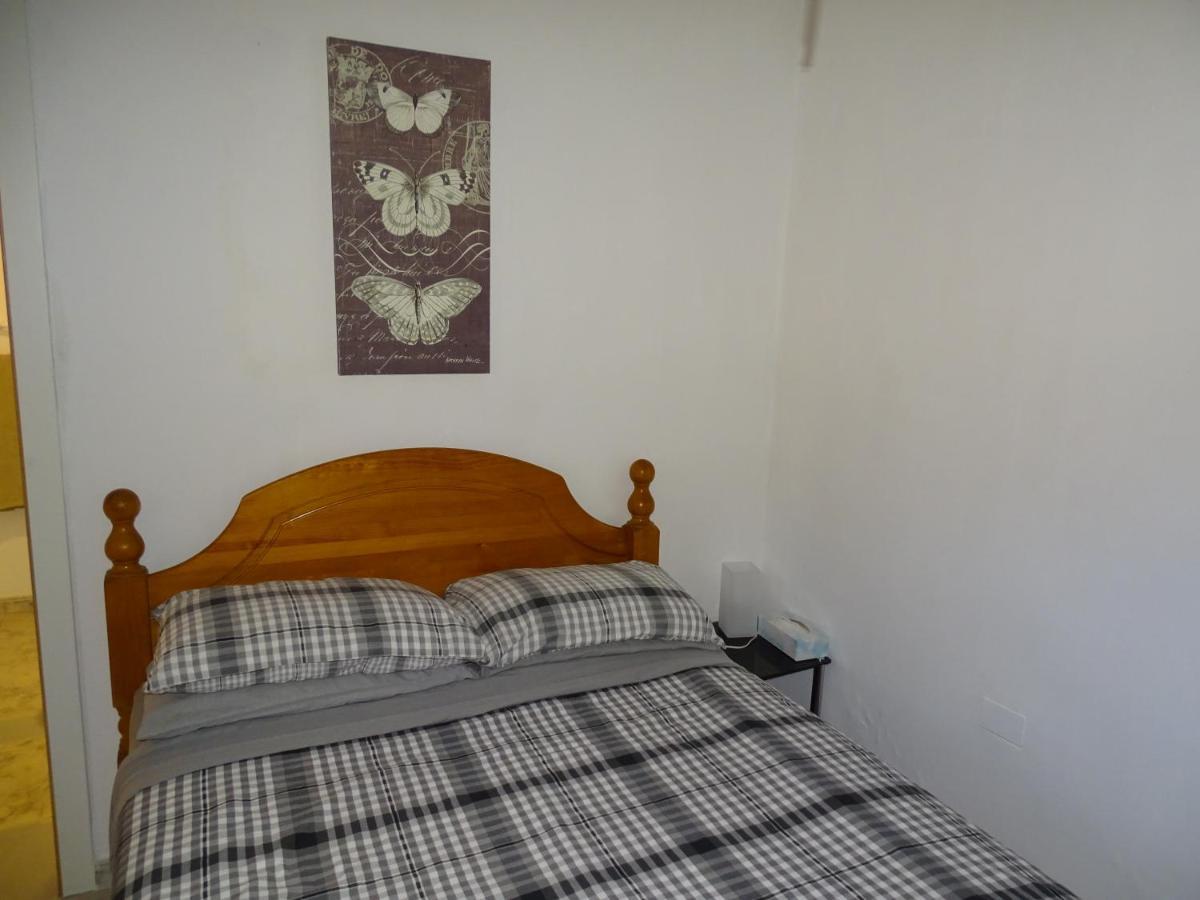 Rickaty Bed And Breakfast, Airport Hotel, De Aeropuerto, Palmas Airport, Gran Canaria Airport, Lpa, Spain Bed and breakfast