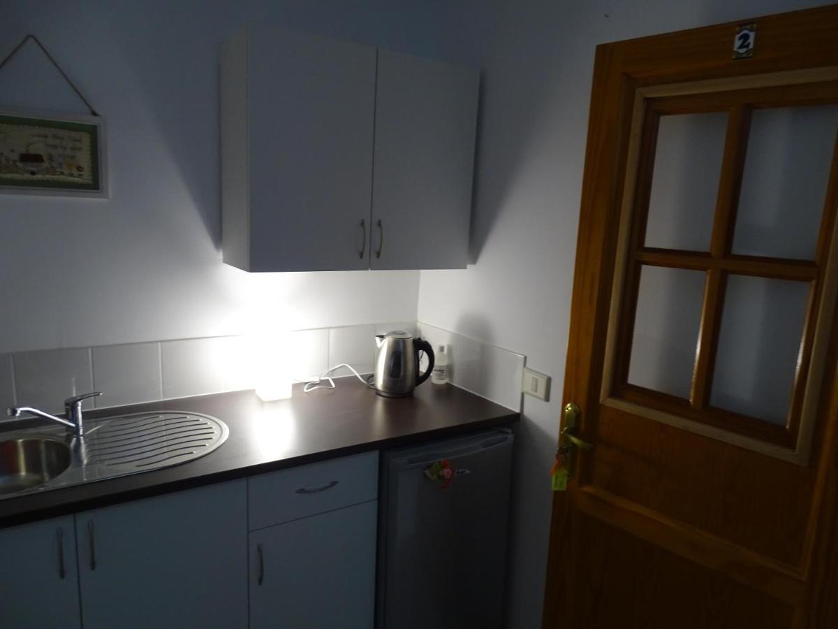Rickaty Bed And Breakfast, Airport Hotel, De Aeropuerto, Palmas Airport, Gran Canaria Airport, Lpa, Spain Bed and breakfast