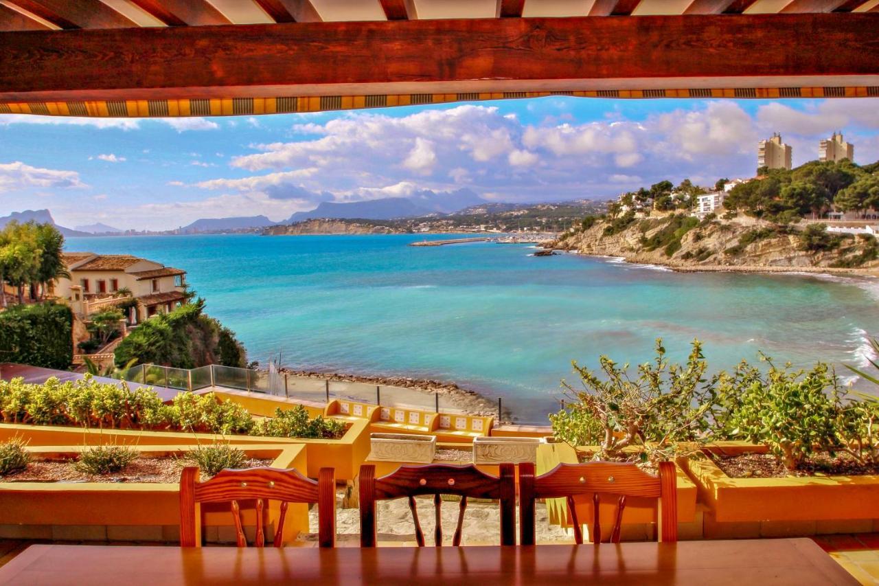 Villa El Portet - Beachfront With Private Pool In