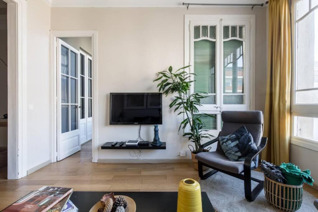 Beautiful & Central Flat Near Sagrada Familia Apartment