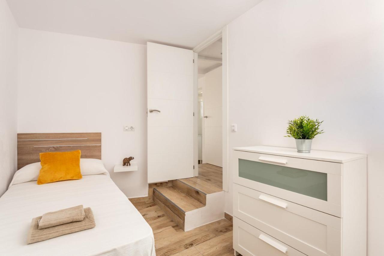 5 Soles 3 Bedroom Apartment, Santandria *