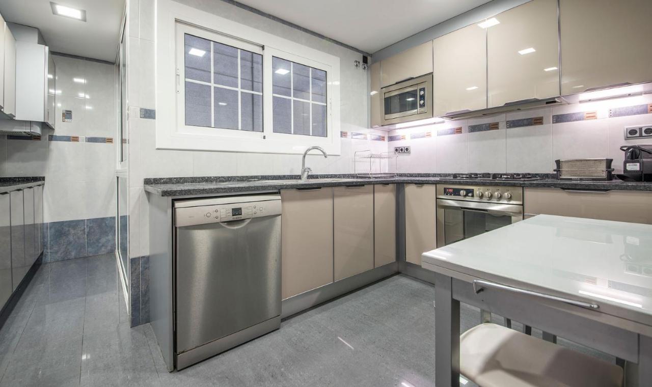 R114 Ca La Laura * Calafell
