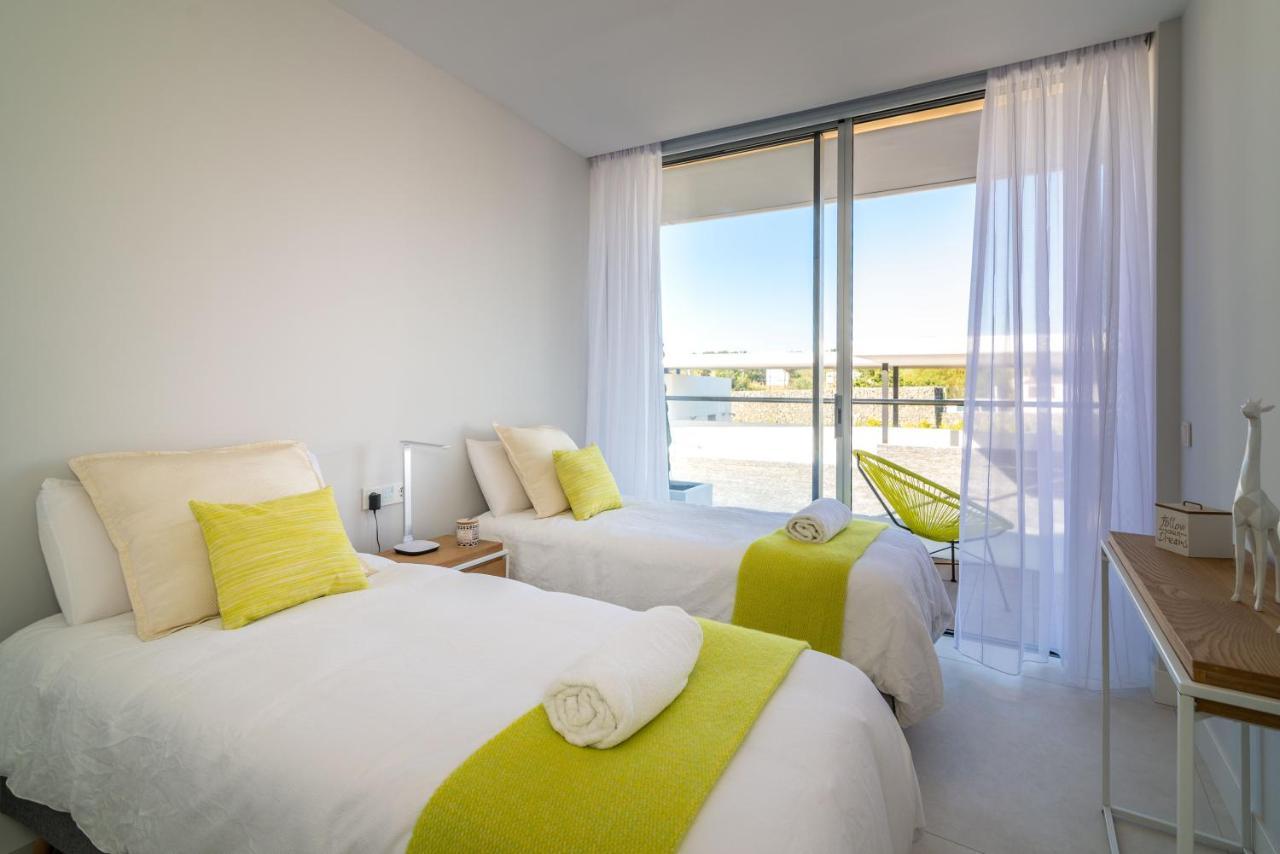 Vacation Marbella I Live On The Edge Of The Sea, New Beachfront Condo, Padel Courts, Gym, Sauna, Luxury And 24-7 Security Apartamento