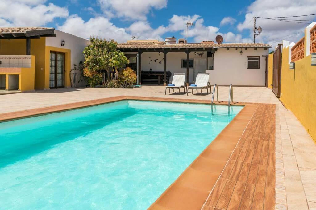 Con Piscina Privada Manitaga. *