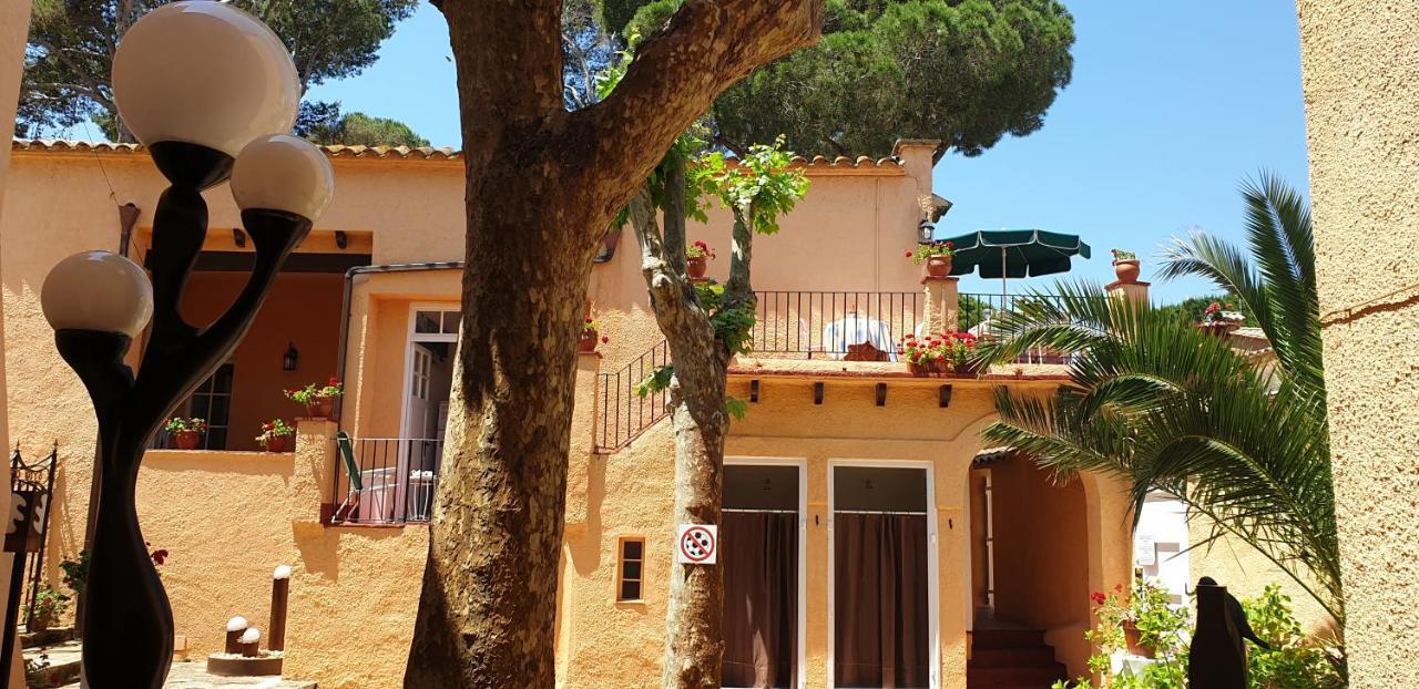 Casa Con Jardin A 30 Metros De La Playa. Vl. Palamos