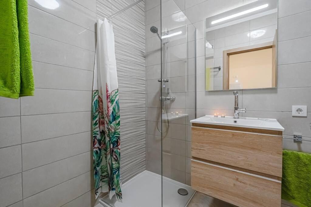 Apartamento Orlando. Amazing Location. Completely Renovated! *