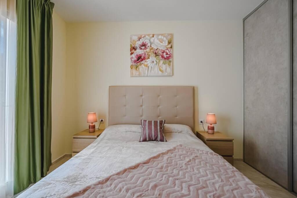 Orlando. Amazing Location. Completely Renovated! Apartamento Costa Adeje (Tenerife)
