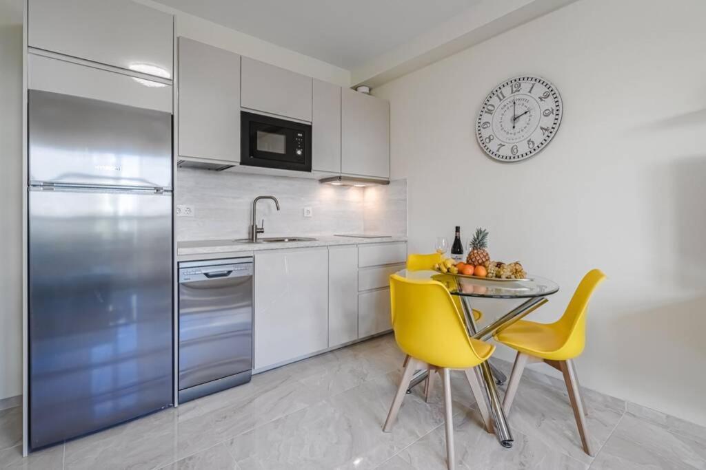Orlando. Amazing Location. Completely Renovated! Apartamento Costa Adeje (Tenerife)