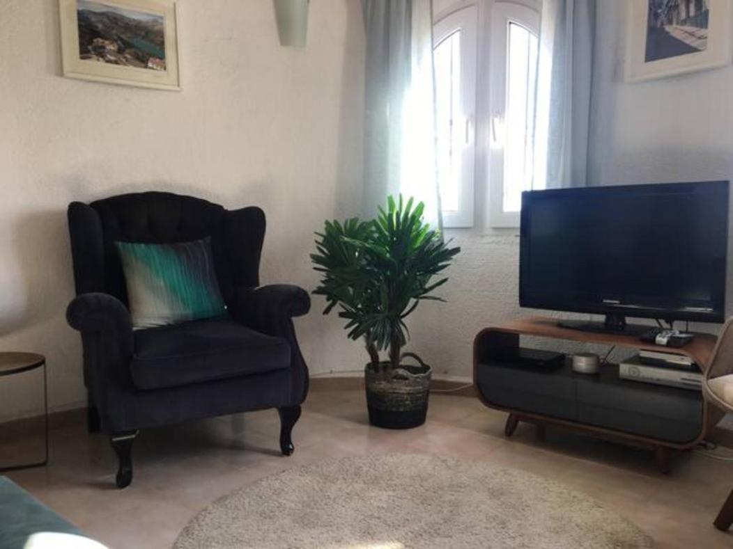 Charming In Montemar With Private, Heated Pool And Sea Views Villa *