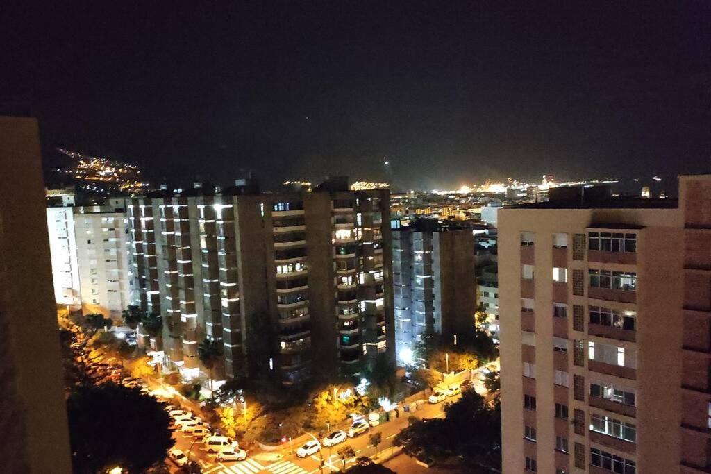 - Bien Situado En Zona Comercial - Buenas Conexiones Apartment