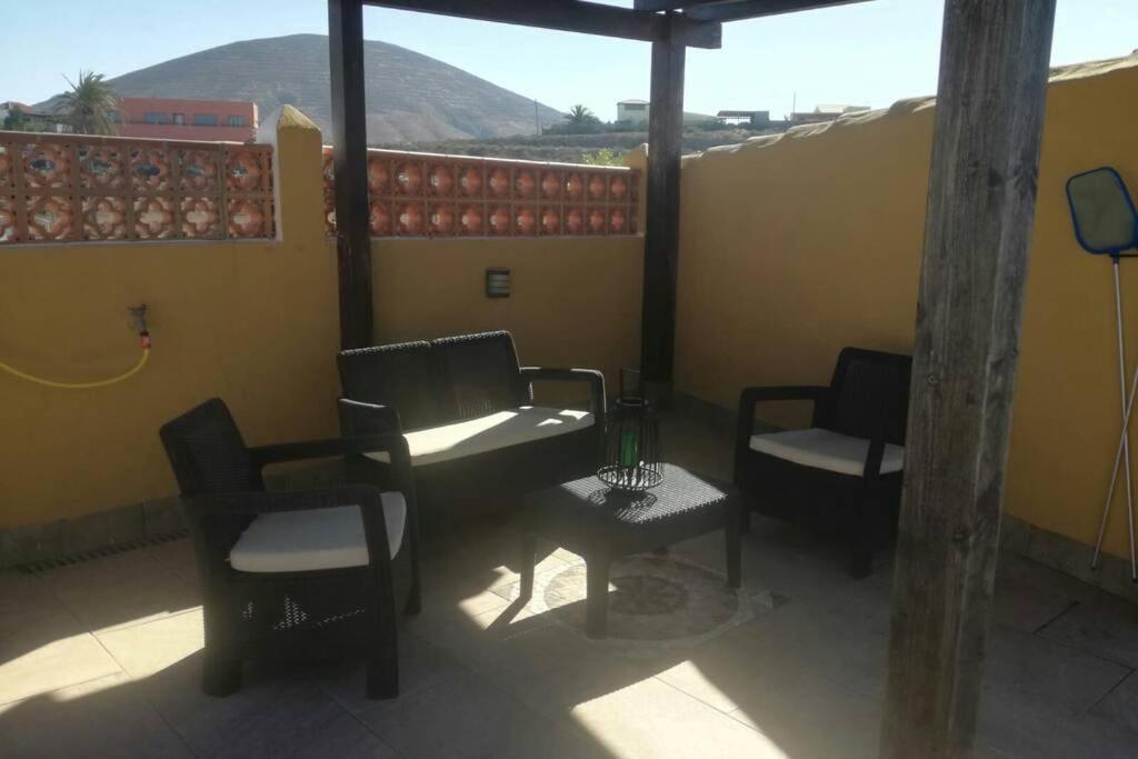 Villa Con Piscina Privada Manitaga. *