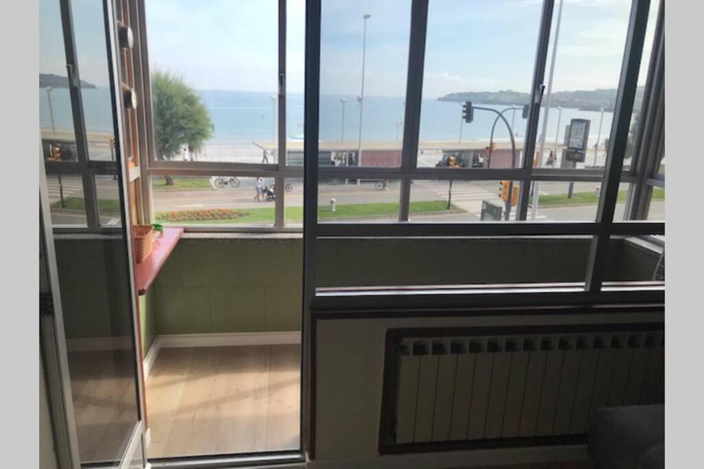 Fantástico Piso En Primera Linea De Playa Apartamento