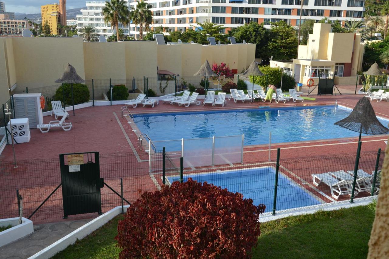 Costa Adeje Cortijo 2-4 *