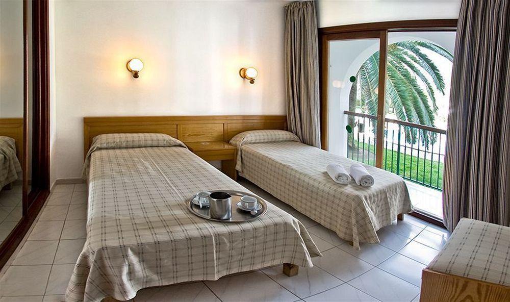 Apartahotel Ebano & (adults Only) 4*