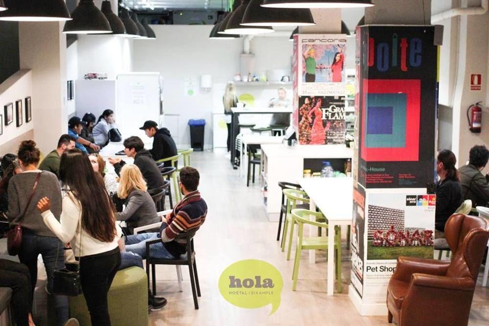 Hola Eixample Hostel *