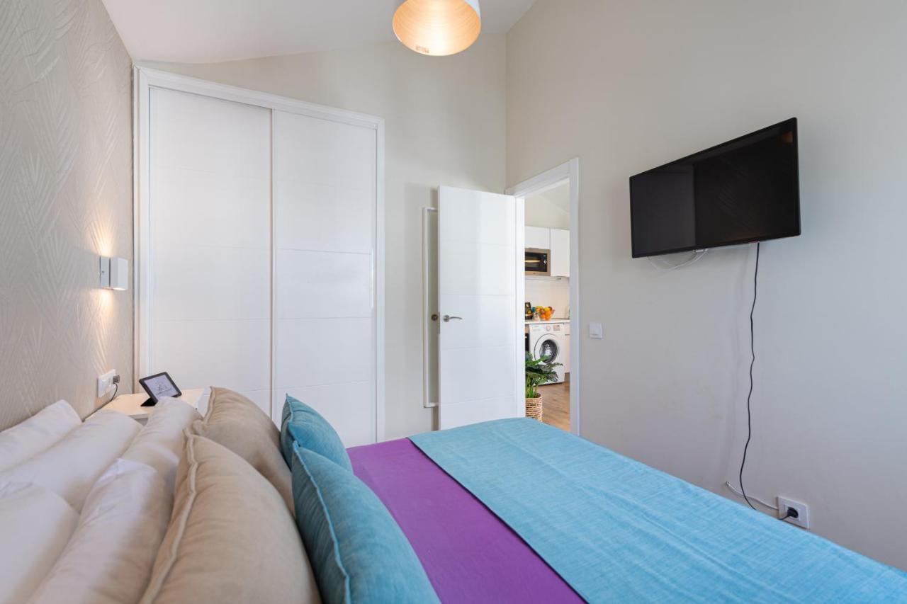 Apartment Homeforguest Modern And New Beachfront