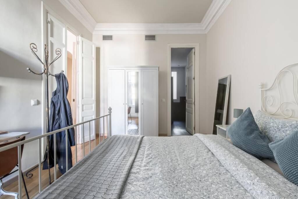 Beautiful & Central Flat Near Sagrada Familia Apartment