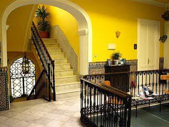La Casa Amarilla 3*