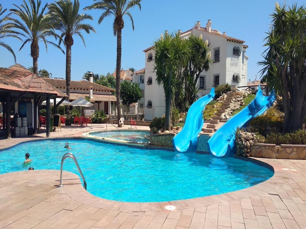 Adosada 2 Hab Frente Piscina Wifi Gratis *