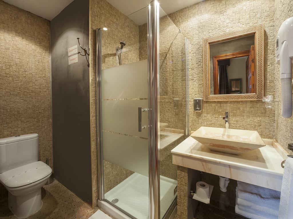 Aparthotel Almunia De San Miguel 2*