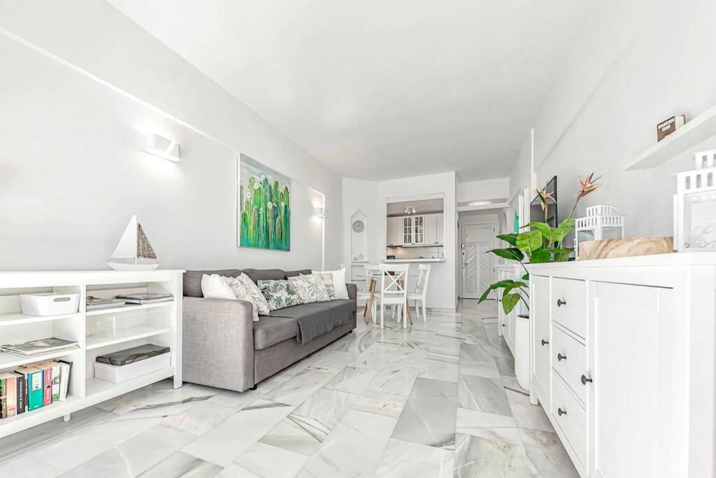 In Complex Altamira With Direct Ocean View * Costa Adeje (Tenerife)