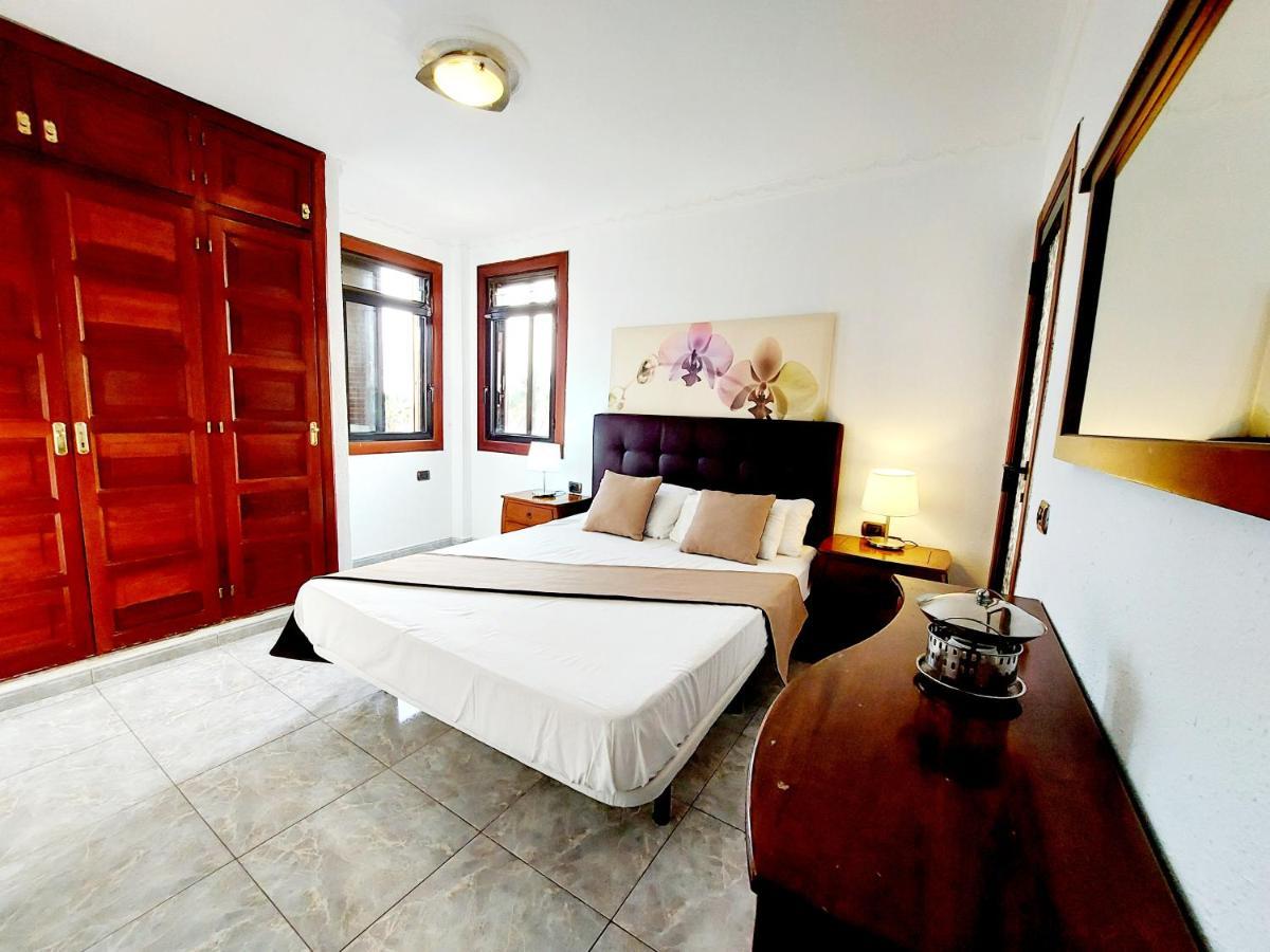 2 Bedrooms Heatedpool Aircon Los Cristianos Los Cristianos (Tenerife)