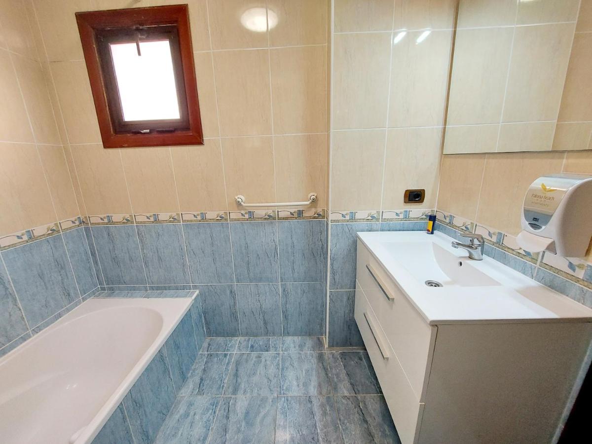 2 Bedrooms Heatedpool Aircon Los Cristianos * Los Cristianos (Tenerife)