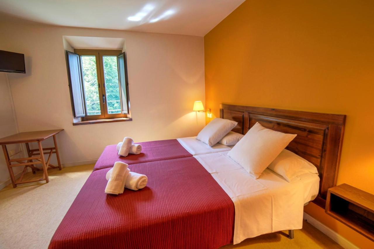 Santuari De La Salut De Hotel Sant Feliu De Pallerols
