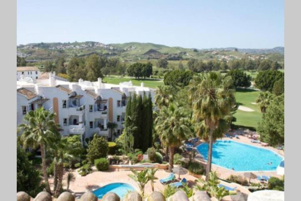 Stylish One Bed At Matchroom Country Club Apartamento Fuengirola