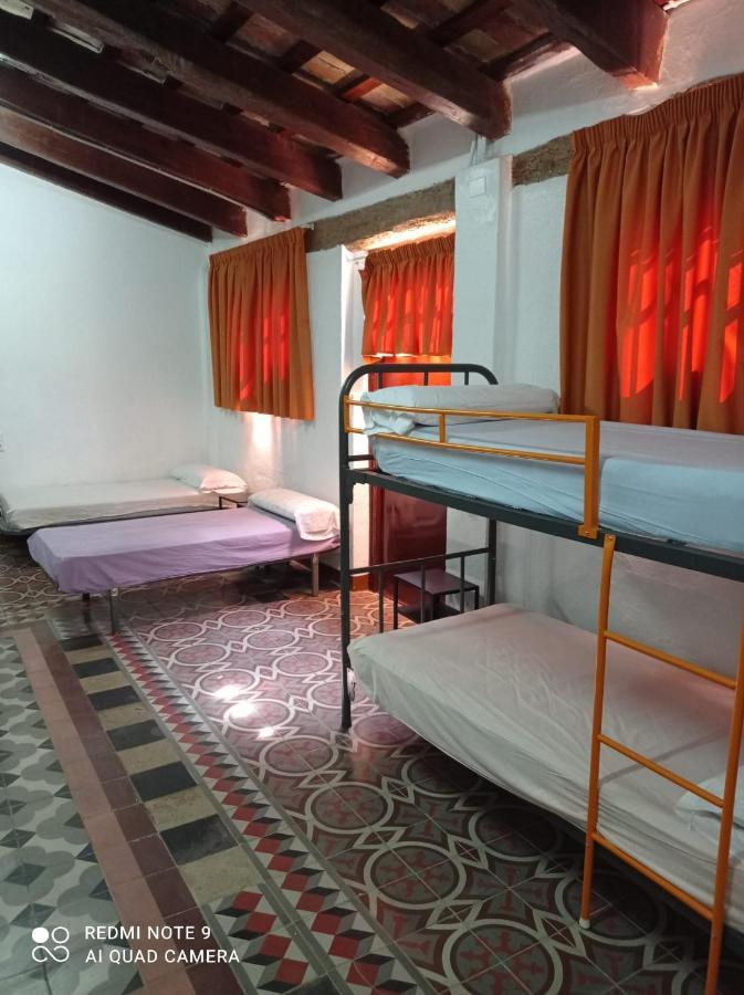 Enric D'osso Hostel *